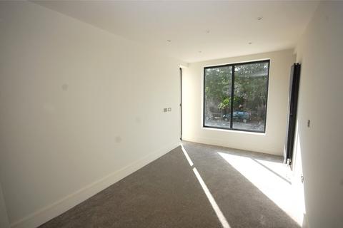 3 bedroom apartment to rent, Woodside Grange Road, Woodside Park, N12