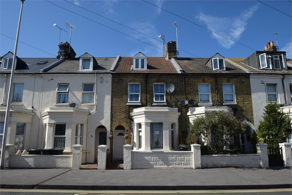 Ashford Road, Eastbourne, East Sussex 4 bed terraced house £900 pcm