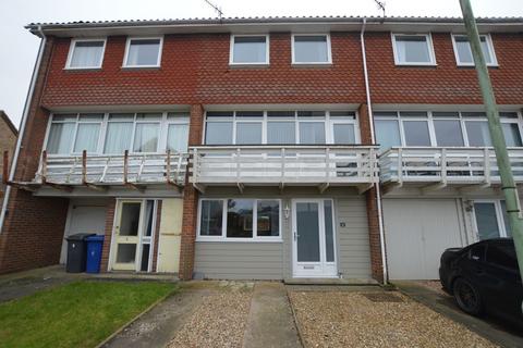 3 bedroom townhouse to rent, Alicia Court, Bury St Edmunds