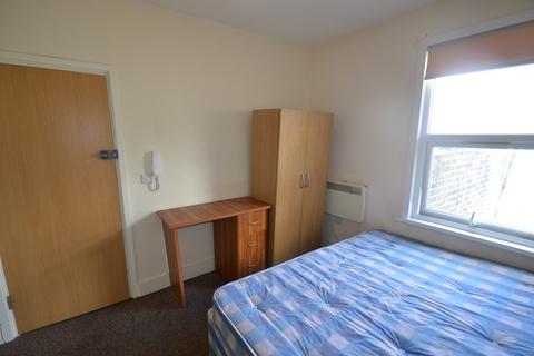 1 bedroom in a flat share to rent, Khartoum Road Flat 4, Plaistow