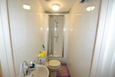 1 bedroom in a flat share to rent, Khartoum Road Flat 4, Plaistow