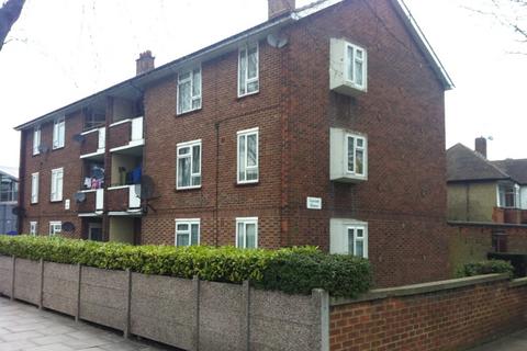 3 bedroom flat for sale, The Broadway, Southall