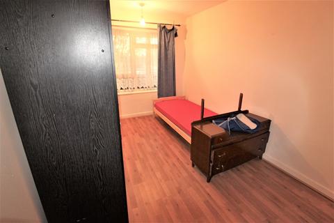 3 bedroom flat for sale, The Broadway, Southall