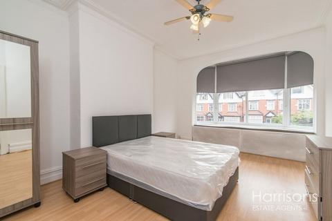 Mixed use to rent, Somerset Road, Heaton, Bolton. HMO - NEW House Share in Heaton