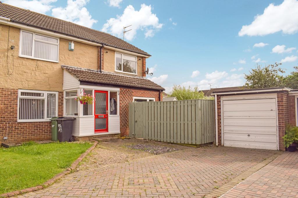 Augustus Drive, Bedlington, Northumberland, NE22 6LE 3 bed semi