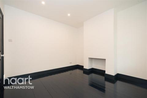 2 bedroom flat to rent, Carr Road, Walthamstow