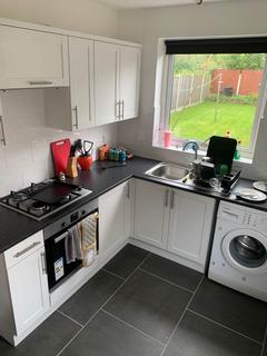 3 bedroom semi-detached house to rent, Delaine Road, Withington