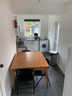 3 bedroom semi-detached house to rent, Delaine Road, Withington