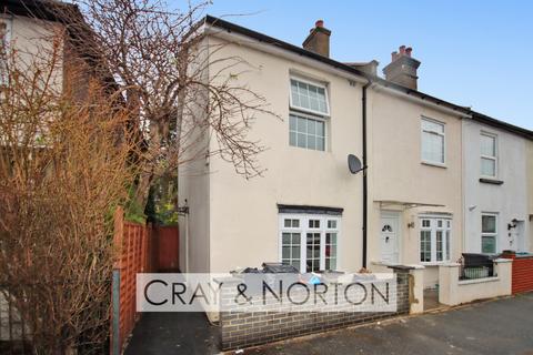 2 bedroom house to rent, Salisbury Road, Woodside, SE25