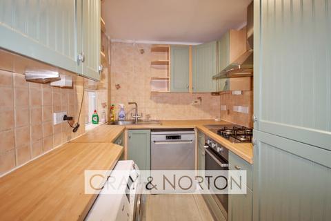 2 bedroom house to rent, Salisbury Road, Woodside, SE25