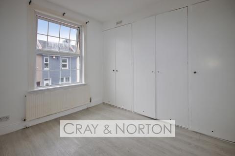 2 bedroom house to rent, Salisbury Road, Woodside, SE25