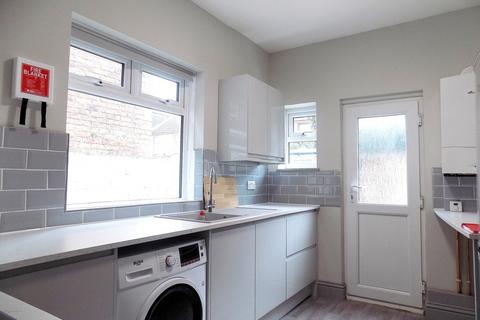 4 bedroom terraced house to rent, Telephone Road, Southsea