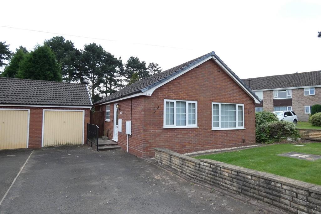 Gibbons Road, Four Oaks 2 bed detached bungalow £300,000