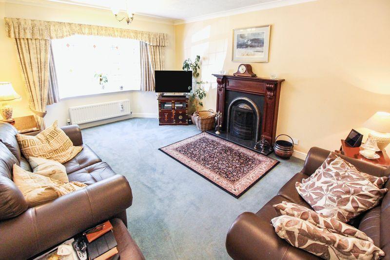 Chestnut Walk, St Edwards Park, Cheddleton, Staffordshire, ST13 4 bed