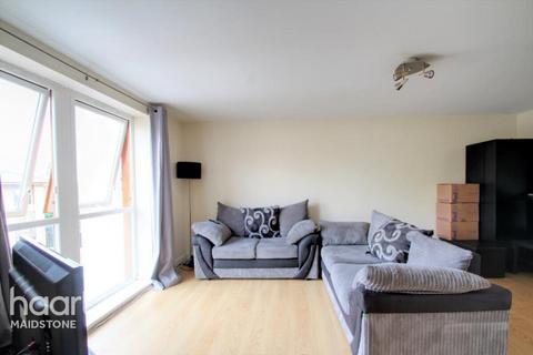 2 bedroom flat to rent, Coral Park, Maidstone