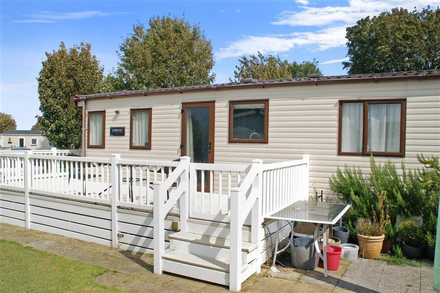 Reach Road, St. MargaretsAtCliffe, Dover, Kent 2 bed park home £35,000
