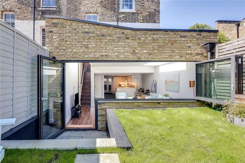4 bedroom end of terrace house for sale, Barnes Street, Limehouse, London, E14