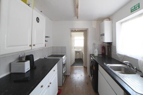 3 bedroom terraced house to rent, Hartington Street, Chatham, ME4