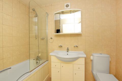 2 bedroom flat to rent, Eagle Heights, Bramlands Close, SW11