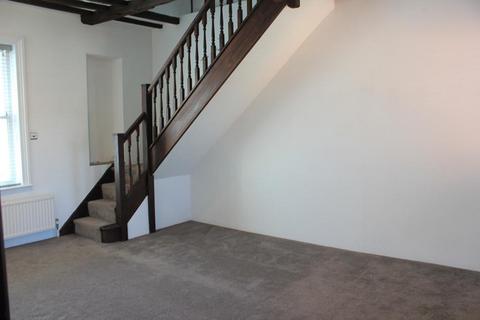 2 bedroom maisonette to rent, High Street, Lindfield, Haywards Heath, West Sussex, RH16 2HN