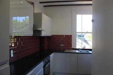 2 bedroom maisonette to rent, High Street, Lindfield, Haywards Heath, West Sussex, RH16 2HN