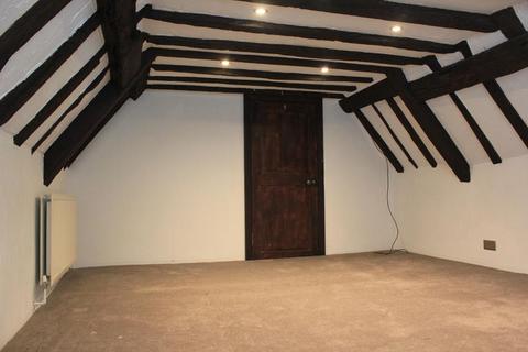 2 bedroom maisonette to rent, High Street, Lindfield, Haywards Heath, West Sussex, RH16 2HN