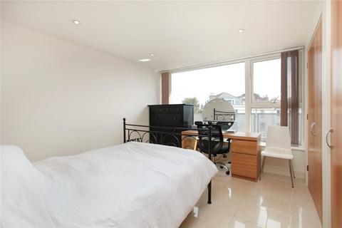 2 bedroom penthouse to rent, North Contemporis, 20 Merchants Road, Bristol, BS8