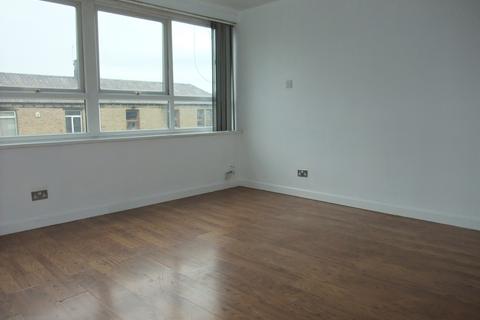 Studio to rent, Westbourne Road, Marsh, Huddersfield HD1