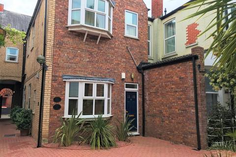 1 bedroom flat to rent, 4 Salters Court, High Street, Hull HU1