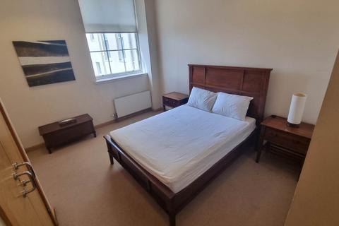 2 bedroom flat to rent, College Street, City Centre