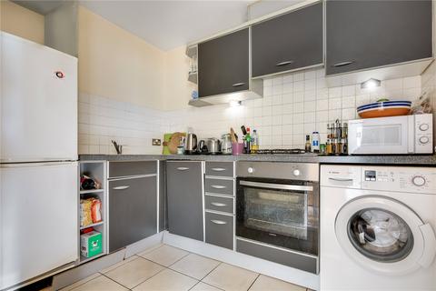 3 bedroom flat to rent, Settlers Court, 17 Newport Avenue, London, E14