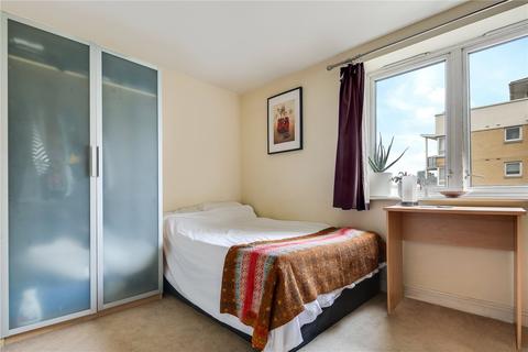 3 bedroom flat to rent, Settlers Court, 17 Newport Avenue, London, E14
