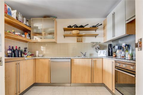 2 bedroom flat to rent, Pierpoint Building, 16 Westferry Road, London, E14