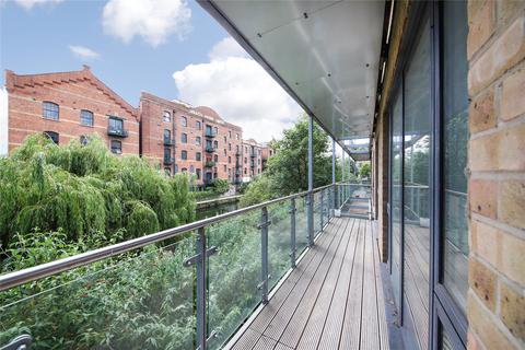 2 bedroom flat for sale, Kara Court, 15 Seven Sea Gardens, Bow, London, E3