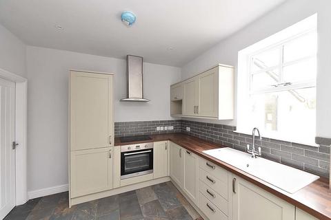 2 bedroom end of terrace house to rent, Cranford Avenue, Knutsford