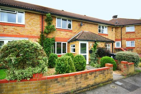 3 bedroom terraced house to rent, Challenor Close, Abingdon