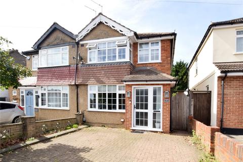 3 bedroom semi-detached house for sale - Barton Way, Croxley Green, Hertfordshire, WD3