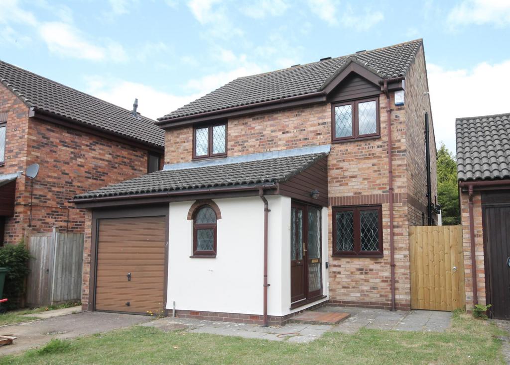 Thurnham Way, Tadworth, Surrey, KT20 3 bed detached house £2,150 pcm