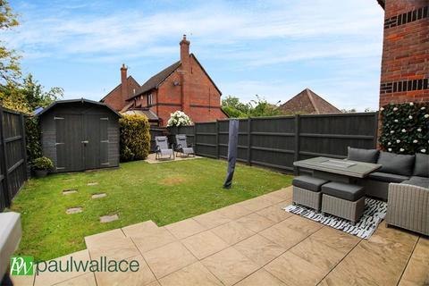 2 bedroom end of terrace house for sale, Faverolle Green, West Cheshunt
