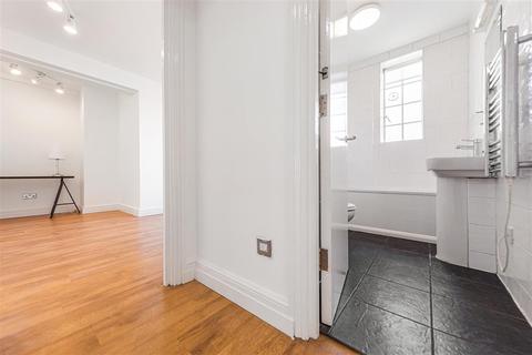 1 bedroom flat for sale, Sloane Avenue, SW3