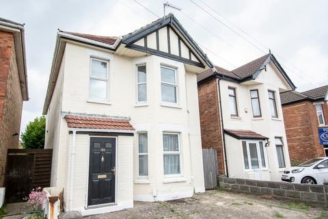 4 bedroom detached house to rent, Detatched Family Home Shelbourne Road
