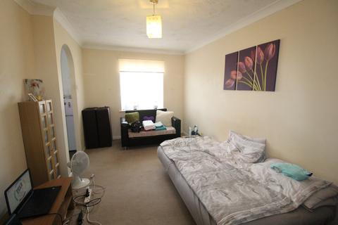 1 bedroom flat to rent - Milton Court, Cross Road, Chadwell Heath, Essex, RM6