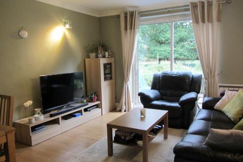 2 bedroom terraced house to rent, Halleys Walk, New Haw KT15