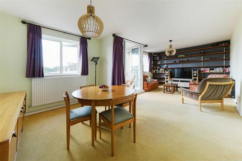 2 bedroom apartment for sale, Innes Gardens, Putney