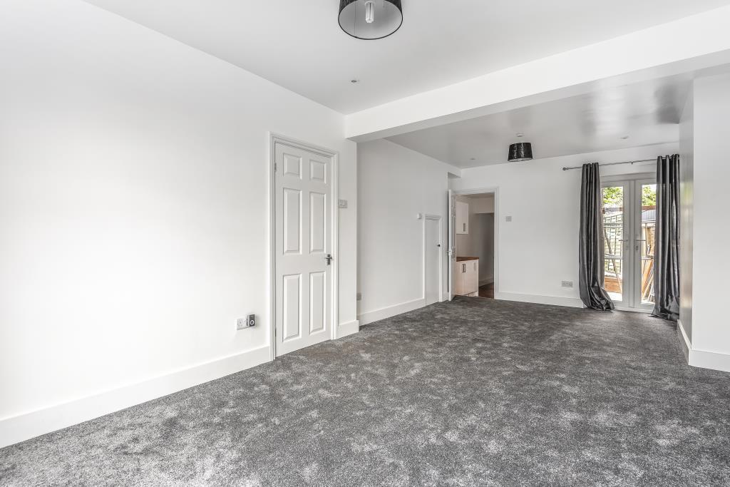 Stocklake, Aylesbury, HP20 2 bed semidetached house £900 pcm (£208 pw)