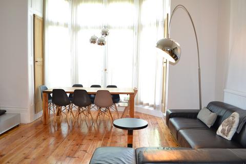 3 bedroom flat to rent, Raised Ground Floor Flat, Belsize Park, London, NW3