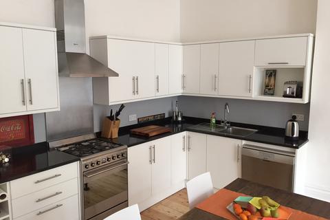 3 bedroom flat to rent, Raised Ground Floor Flat, Belsize Park, London, NW3