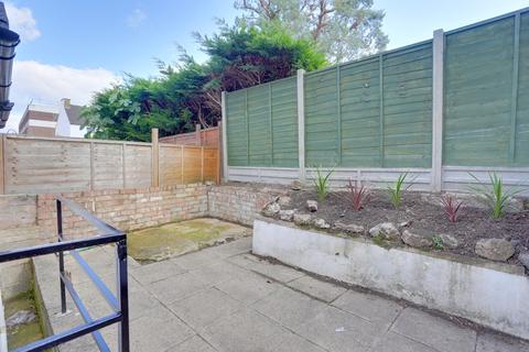2 bedroom end of terrace house to rent - Hillside Grove, Southgate, N14