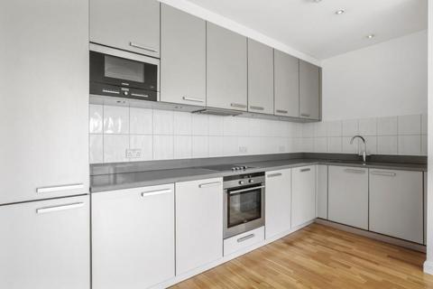 3 bedroom flat to rent, Fortune Green Road, West Hampstead, NW6