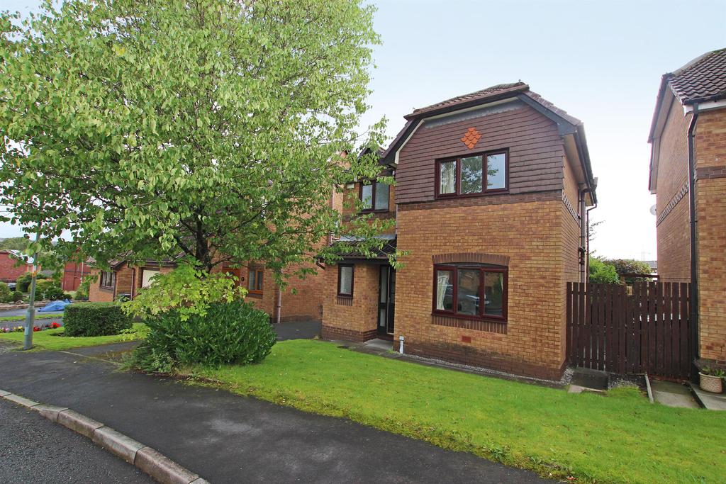 Dale View, Blackburn, BB2 4LE 3 bed detached house £150,000